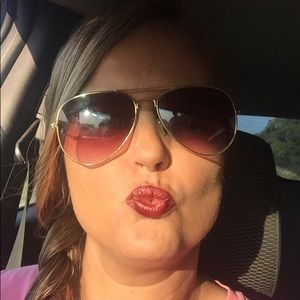 Meet your Posher, Christina